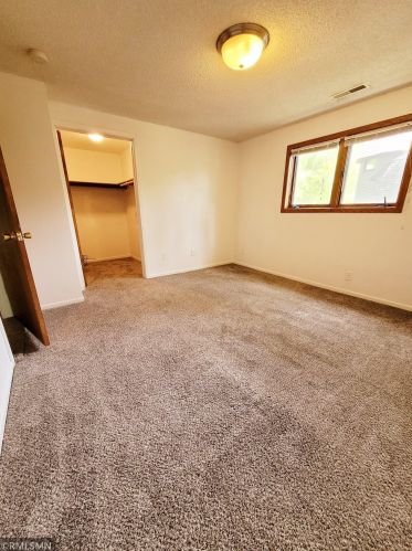 1742 Ames Pl, Saint Paul MN  55106-2954 exterior