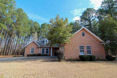 50 Spratlin Ponds Dr, Hull, GA 30646-3594
