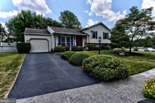 521 Ryan Dr, Harrisburg, PA 17112-2260