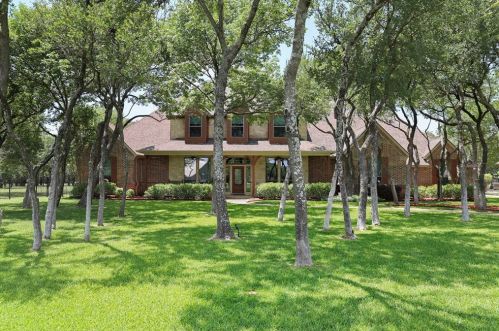 9525 Dickson Rd, Fort Worth, TX 76179-4096