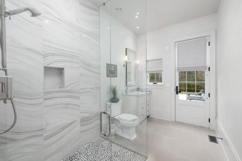 3994 Emma Ln, Atlanta GA  30342-3835 exterior