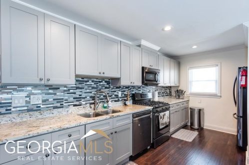 1723 Hardin Ave, Atlanta GA  30337-2059 exterior