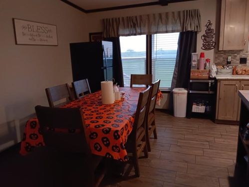 2645 Fairway Dr, Angleton TX 77515-7396 exterior