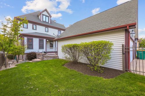 1003 Walter St, Lemont IL  60439-3920 exterior