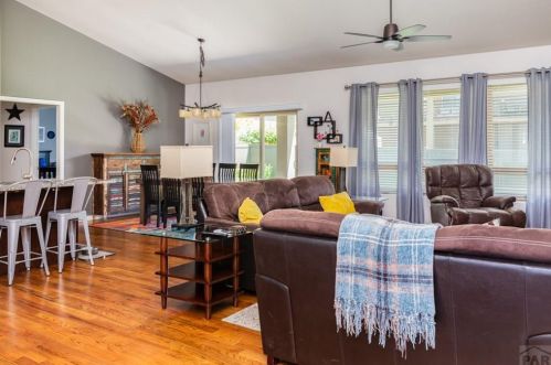 5130 Lynn Meadows Dr, Pueblo, CO 81005-5601