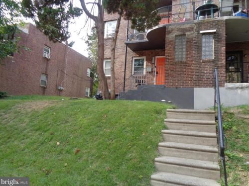 6306 10th St, Philadelphia PA 19133-1511 exterior