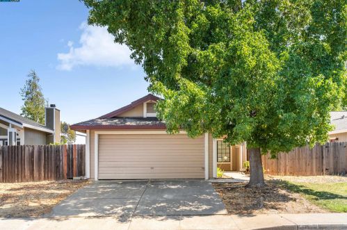 875 Sage Dr, Vacaville, CA 95687-7388