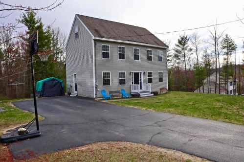 32 Fessenden Ln, Weare, NH 03281-4448