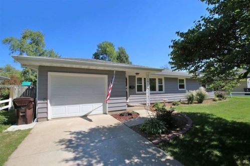 5420 James Rd, Peoria, IL 61615-3409