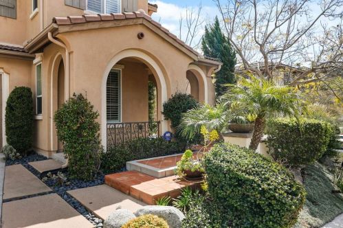 2462 Mica Rd, Carlsbad, CA 92009-1733