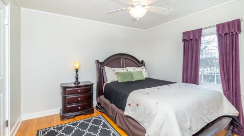 454 Margate Ter, Bannockburn IL  60015-3359 exterior