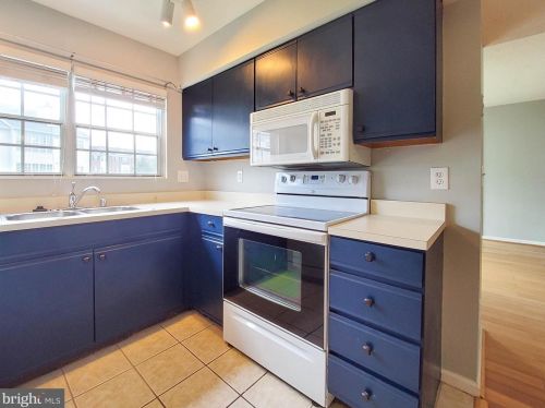 118 Prosperity Ave, Leesburg, VA 20175-4161