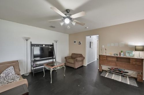 10600 Wild Oak Dr, Fort Worth TX  76140-5437 exterior