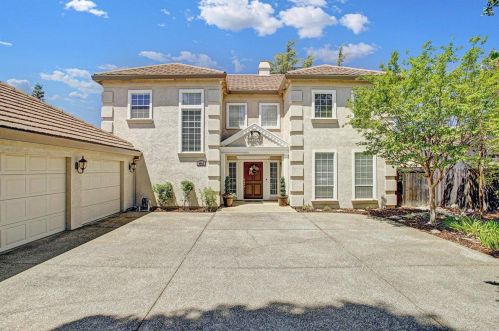 4805 Runway Dr, Fair Oaks, CA 95628-8122