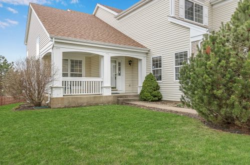 1196 Vista Dr, Gurnee, IL 60031-5170