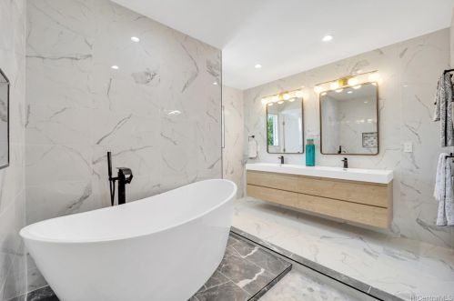 669 22nd Ave, Honolulu HI  96816-7012 exterior