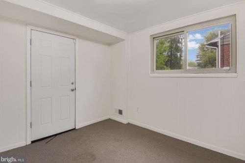 913 Caddington Ave, Silver Spring MD 20901-1048 exterior