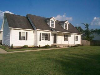 2083 Horncastle Dr, Murfreesboro, TN 37130-5841