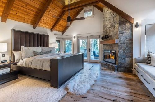 8262 Valhalla Dr, Truckee CA  96161-4297 exterior