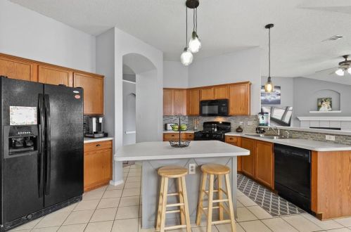 5601 Seafield Ln, Fort Worth TX  76135-2531 exterior