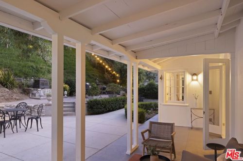 2480 Chevy Chase Dr, Glendale CA  91206-1845 exterior