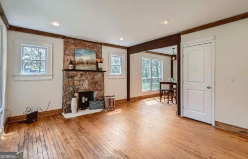 530 Elmwood Rd, Atlanta GA  30318-8105 exterior