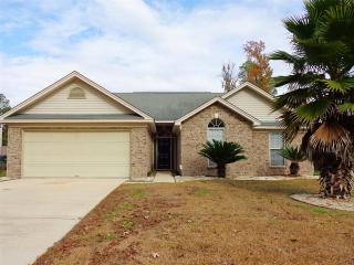 108 Oak Grove Ln, Savannah GA  31419-9825 exterior