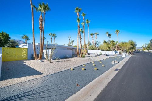 2293 Cerritos Rd, Palm Springs, CA 92262