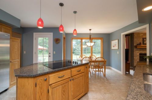 12566 Dover Dr, Saint Paul MN  55124-5238 exterior
