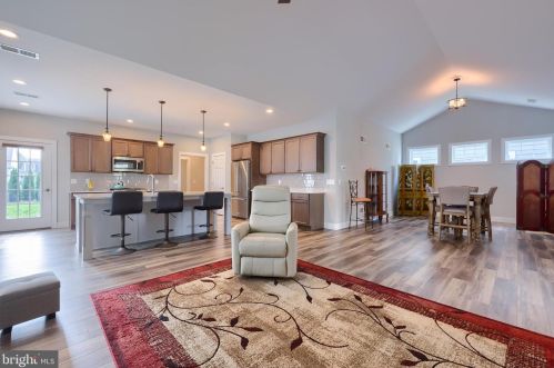 412 Constitution Dr, Ephrata PA  17522 exterior
