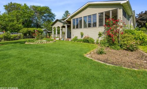 3 Swan Cir, Lemont IL  60440-1237 exterior