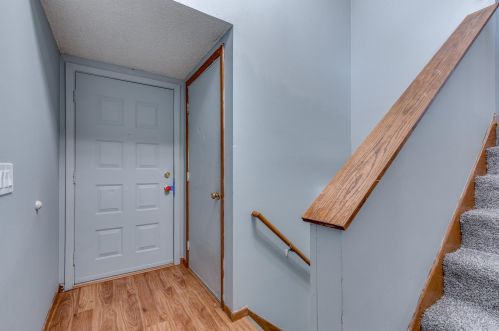 4464 Cinnamon Ridge Trl, Saint Paul MN  55122-2385 exterior