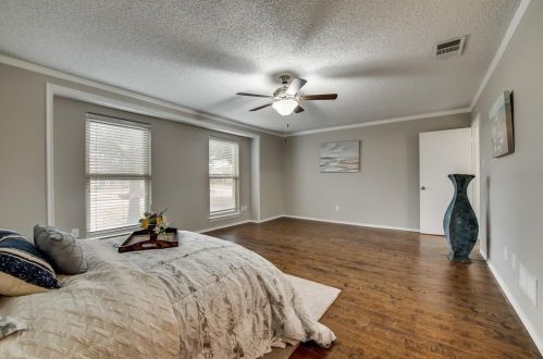 4044 Windy Crst Cir, Carrollton TX 75007 exterior