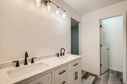 4846 Cornish Ct, Denver CO  80239-5013 exterior
