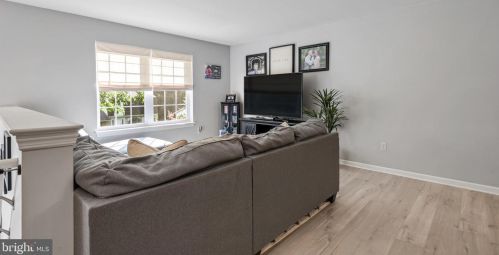 319 Devon Dr, Lancaster PA  17603-4609 exterior