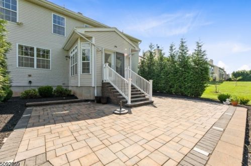 53 Winding Way, Princeton NJ  08540-8809 exterior