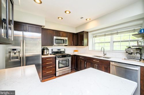 80 Shrewsbury Pl, Princeton NJ  08540-0063 exterior