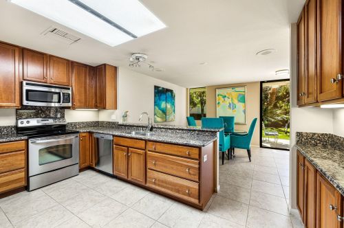 145 Columbia Dr, Rancho Mirage, CA 92270-3112