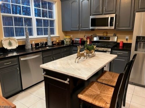 9 Caroline Foster Ct, Morristown, NJ 07960-2774