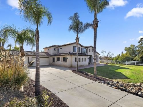 18477 Hollowtree Ln, Riverside CA  92504-9467 exterior