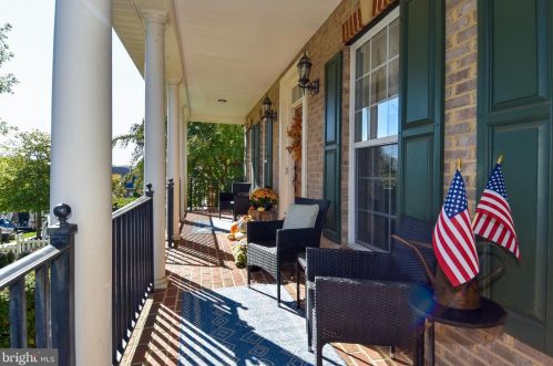 16534 Louisville Pl, Woodbridge VA  22191-4452 exterior