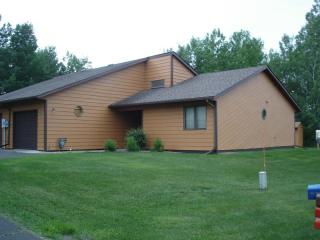 774 Meadow Dr, Hibbing, MN 55746-3867