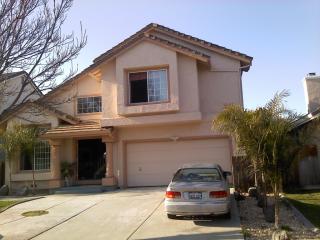 351 Gonzalez St, Tracy CA  95376-5419 exterior