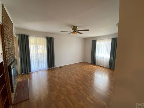 1808 Lark Bunting Ln, Pueblo, CO 81001-1613