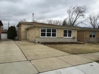 9328 Lavergne Ave, Skokie, IL 60077-1351