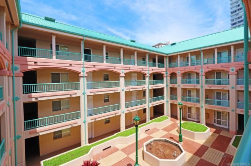 1070 Ala Napunani St, Honolulu HI  96818-1780 exterior