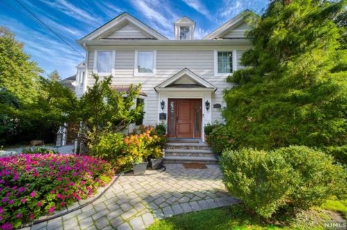 87 Woodland Park Dr, Tenafly, NJ 07670-3029