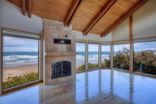 1409 Spring St, Newport OR  97365-2429 exterior