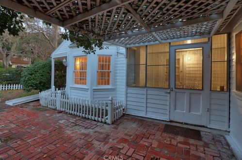 2473 Bywood Dr, Glendale CA  91206-4725 exterior