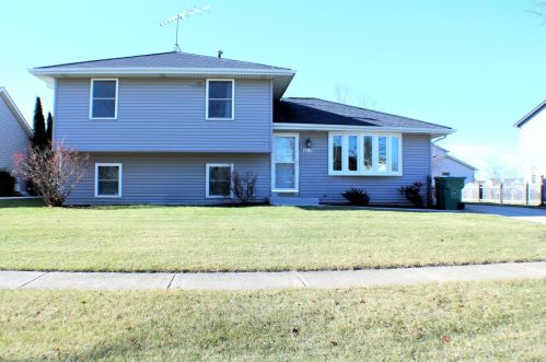 1813 Cumberland Dr, Plainfield, IL 60586-5289